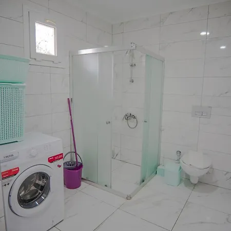 Дом отдыха Fethiye Oeluedeniz'De Dag Ve Doga Manzarali Lueks Villa A1 Фетхие